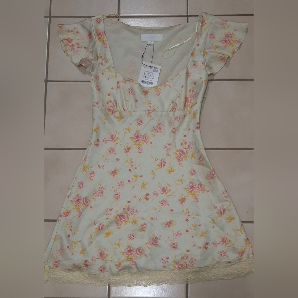 Zara Floral Lace-Hem Mini Dress – Size S – NWT